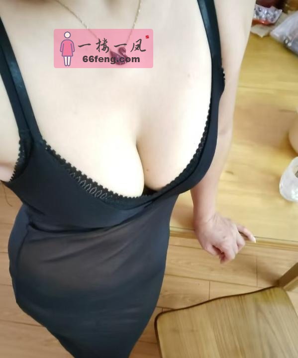 可陪浴的角色扮演美妇