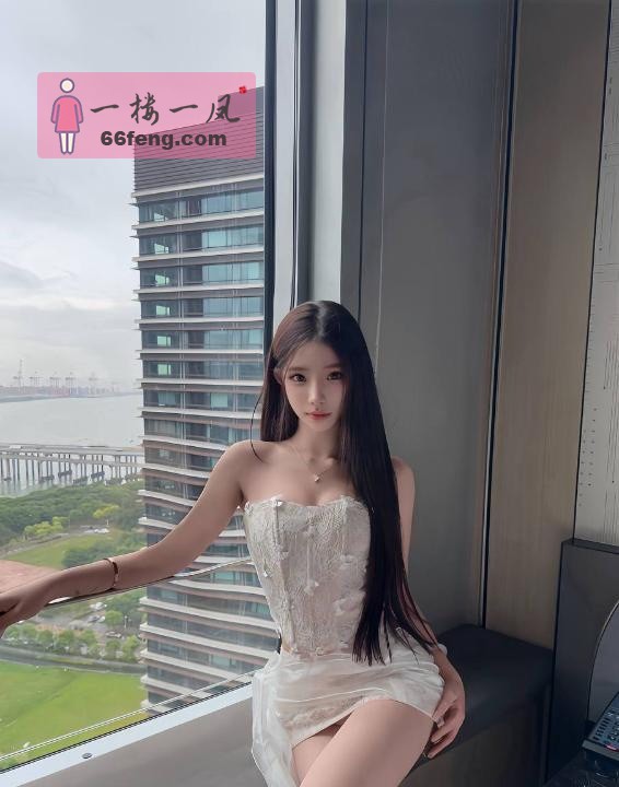 纯欲女友蜜桃臀老师