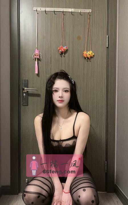 东站翘臀骚女雅琪
